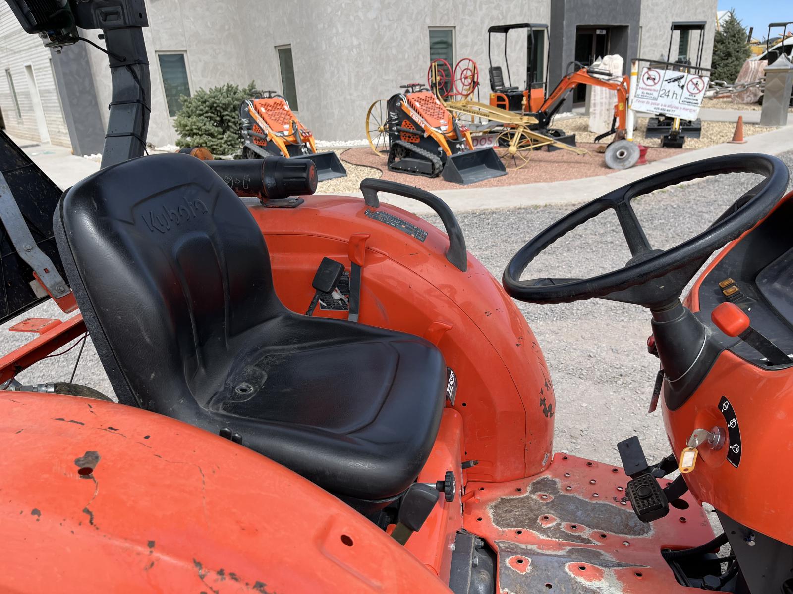 ./imagenes/INVOICE/2019/17302/TRACTOR KUBOTA L4701 - (3).JPG